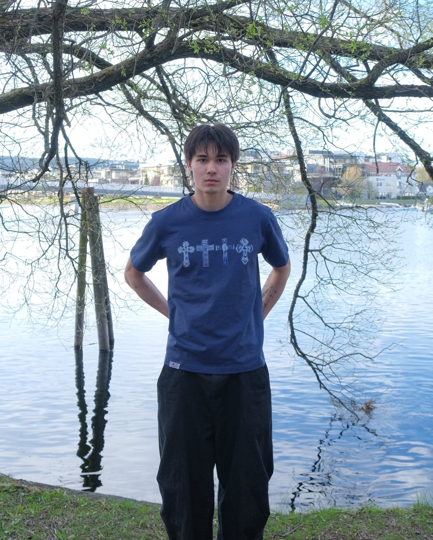 Cross tee navy blue